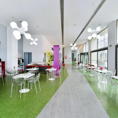 Smart Hotel, Vassilicos House Of Hospitality 3* 帕特雷