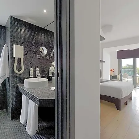 Smart Hotel, Vassilicos House Of Hospitality 3* 帕特雷